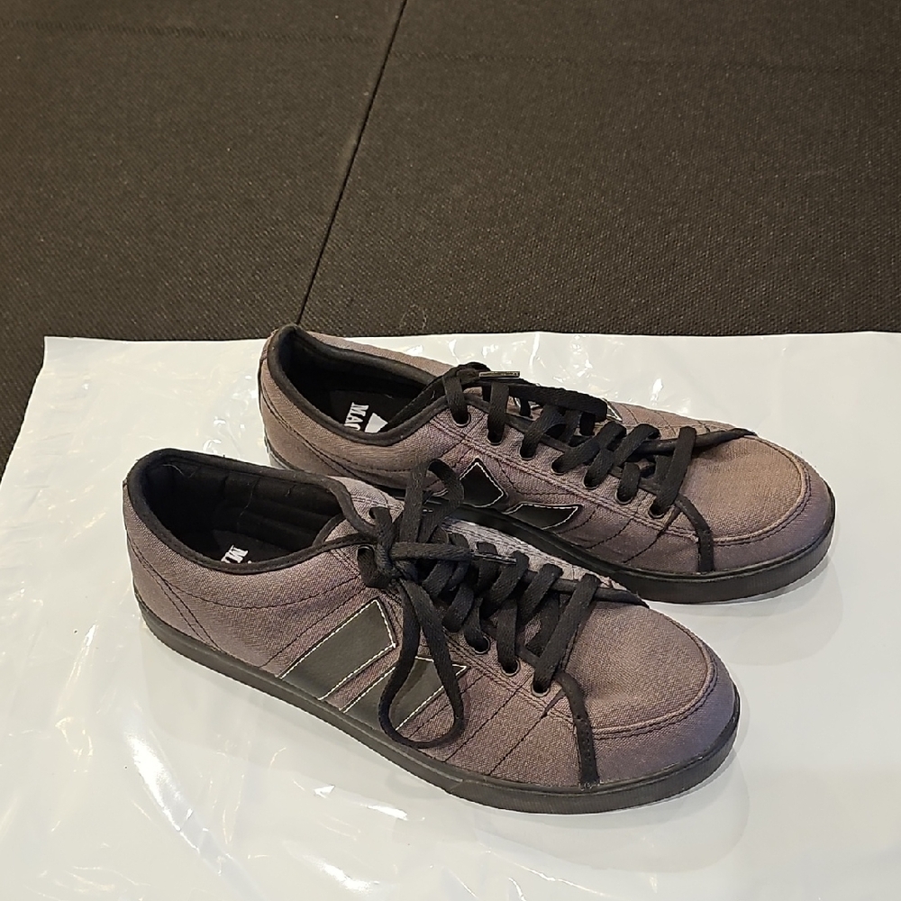 RARE Vintage 90's Macbeth Gray And Black Men's Size 11 Sneakers